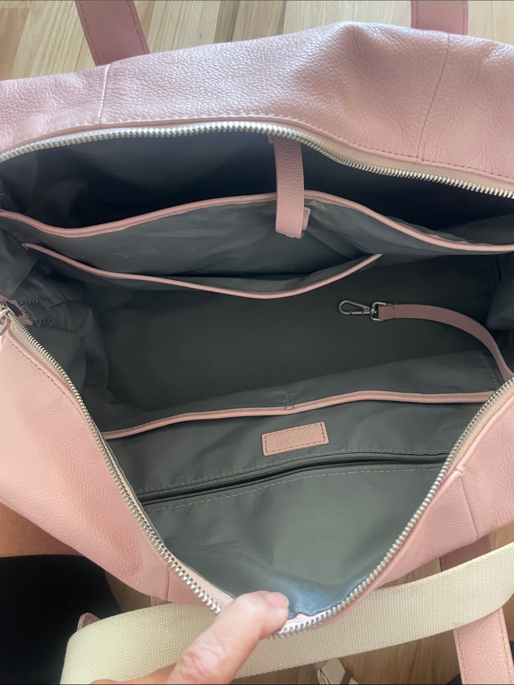 Away Blush Pink Leather Carryall - Picture 6 of 6